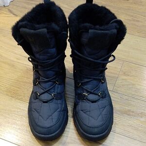 Helly Hansen Willetta snow boots
